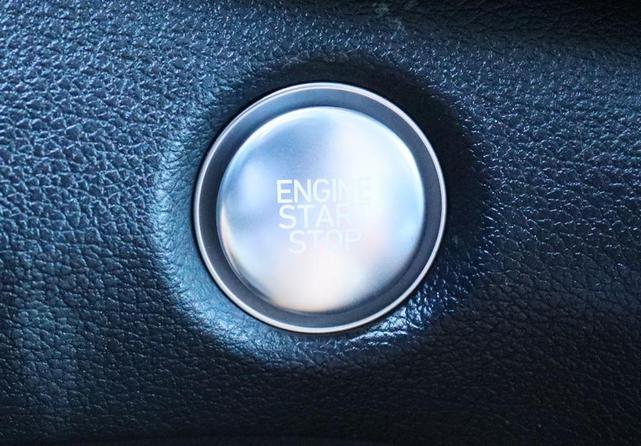 Photo of 2023 Shimmering Silver Hyundai SANTA FE