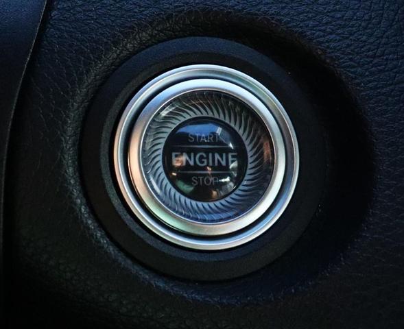 Photo of 2021 Polar White Mercedes-Benz C-Class