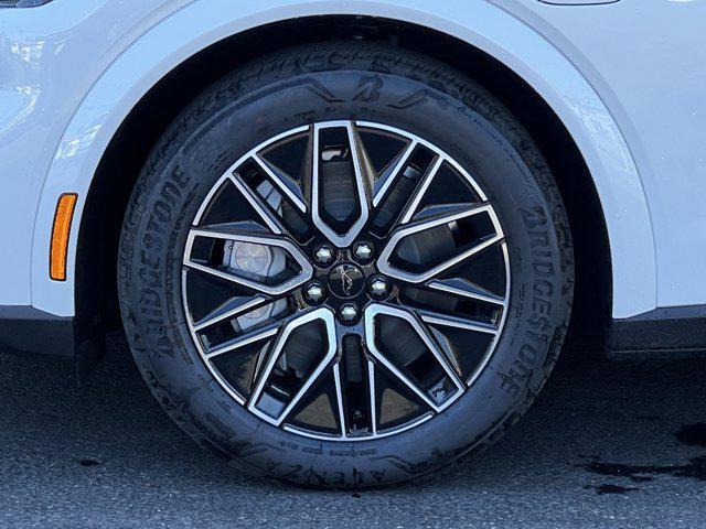 Photo of 2025 Star White Metallic Tri-Coat Ford Mustang Mach-E