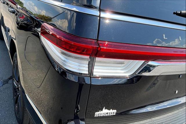 Photo of 2024 Black Metallic Lincoln Navigator