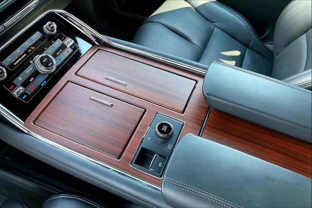 Photo of 2024 Black Metallic Lincoln Navigator