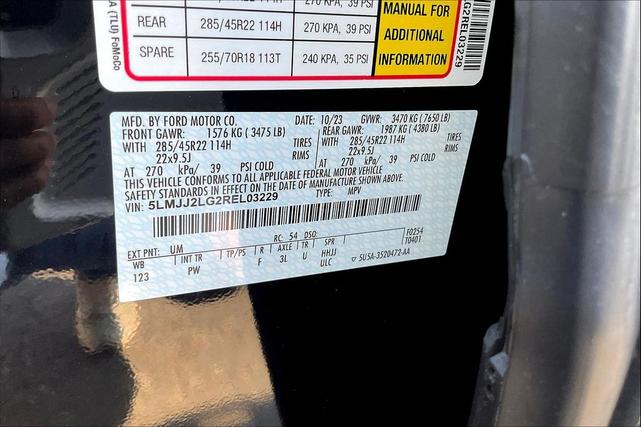 Photo of 2024 Black Metallic Lincoln Navigator