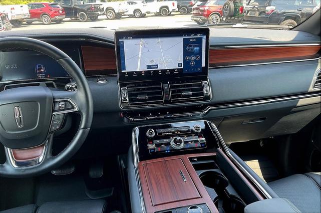 Photo of 2024 Black Metallic Lincoln Navigator