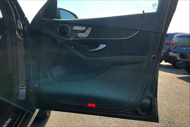 Photo of 2022 Black Mercedes-Benz GLC 300