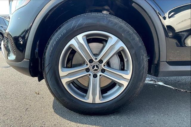 Photo of 2022 Black Mercedes-Benz GLC 300