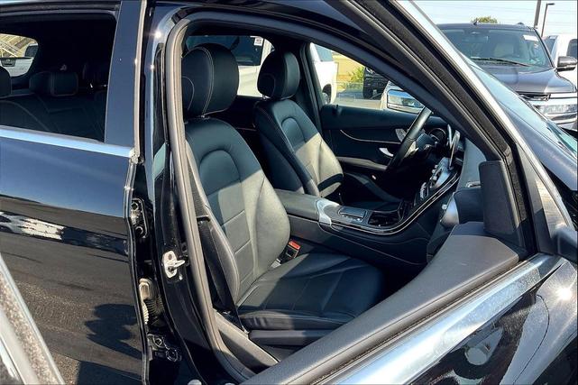 Photo of 2022 Black Mercedes-Benz GLC 300