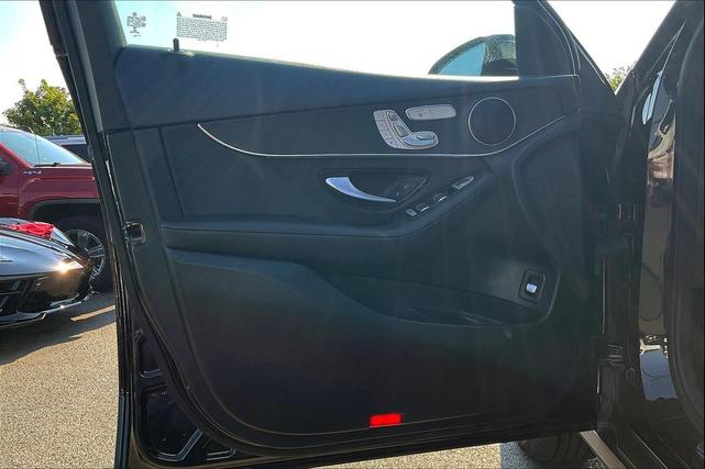 Photo of 2022 Black Mercedes-Benz GLC 300