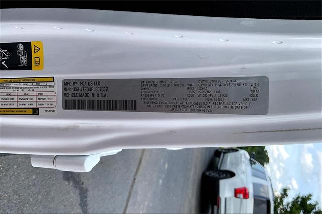 Photo of 2023 Bright White Clearcoat Jeep Gladiator
