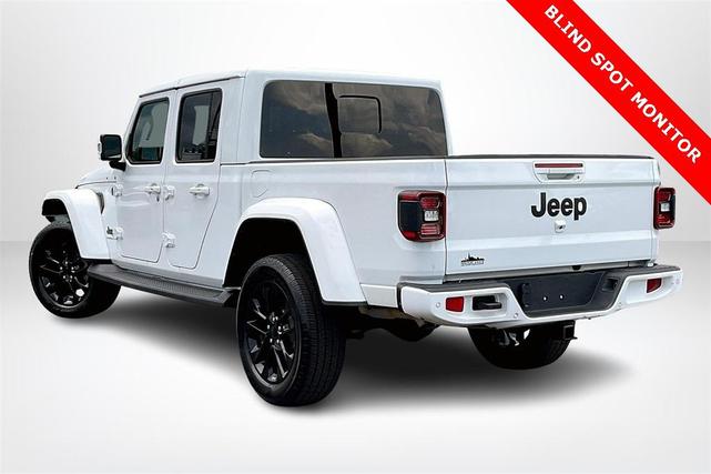 Photo of 2023 Bright White Clearcoat Jeep Gladiator
