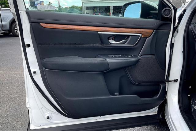 Photo of 2022 Platinum White Pearl Honda CR-V