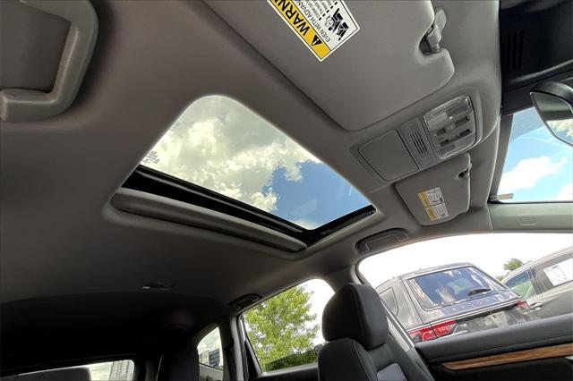 Photo of 2022 Platinum White Pearl Honda CR-V