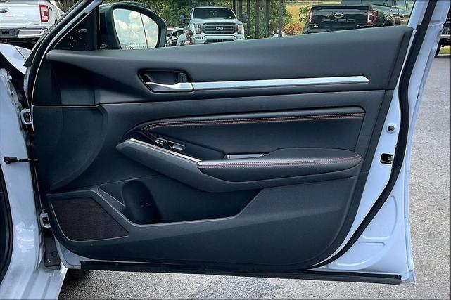 Photo of 2023 Gray Sky Pearl Nissan Altima