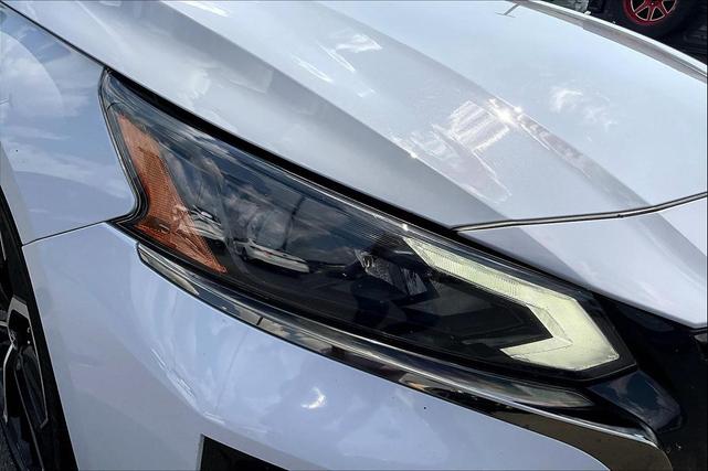 Photo of 2023 Gray Sky Pearl Nissan Altima
