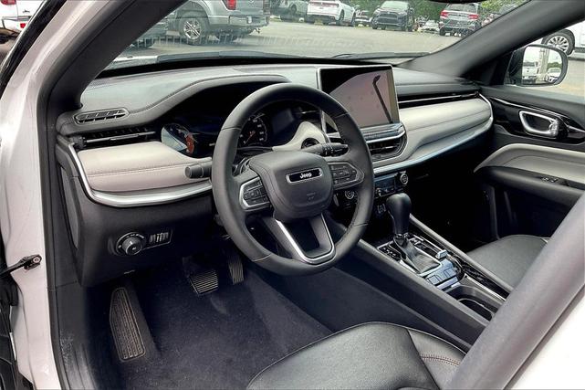Photo of 2024 Bright White Clearcoat Jeep Compass