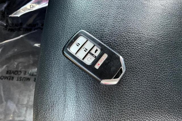 Photo of 2022 Platinum White Pearl Honda Pilot