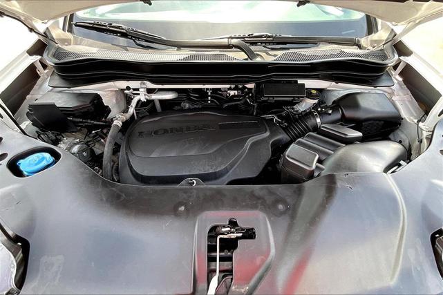 Photo of 2022 Platinum White Pearl Honda Pilot