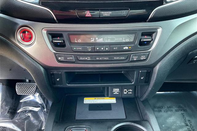 Photo of 2022 Platinum White Pearl Honda Pilot