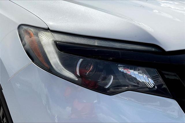 Photo of 2022 Platinum White Pearl Honda Pilot