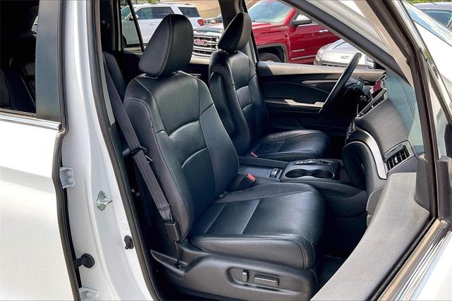 Photo of 2022 Platinum White Pearl Honda Pilot