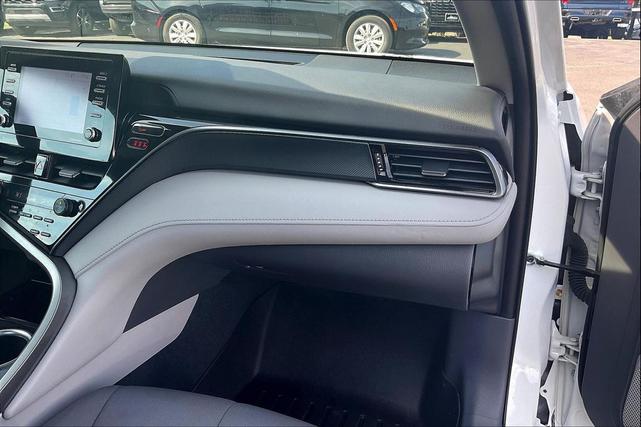 Photo of 2021 Super White Toyota Camry