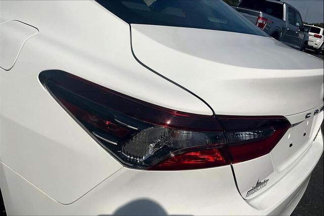 Photo of 2021 Super White Toyota Camry