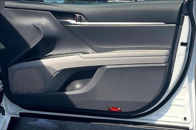 Photo of 2021 Super White Toyota Camry