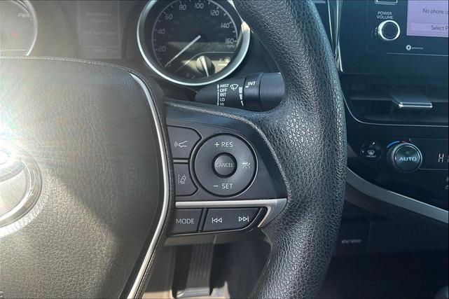 Photo of 2021 Super White Toyota Camry