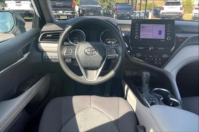 Photo of 2021 Super White Toyota Camry