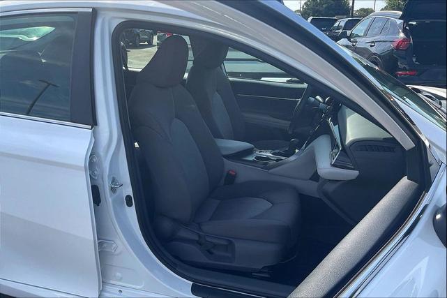 Photo of 2021 Super White Toyota Camry