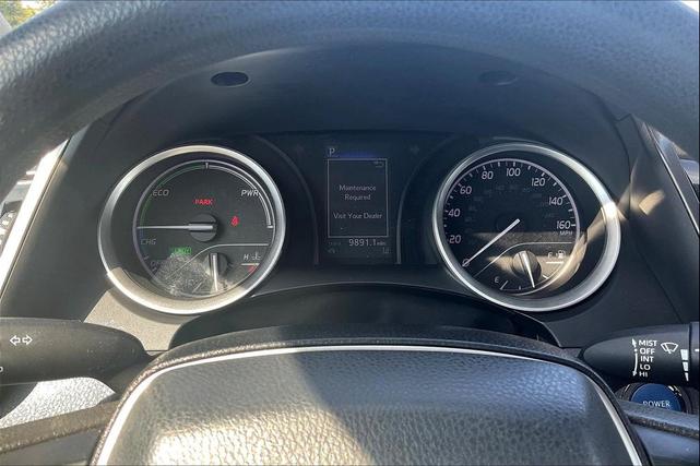 Photo of 2021 Super White Toyota Camry