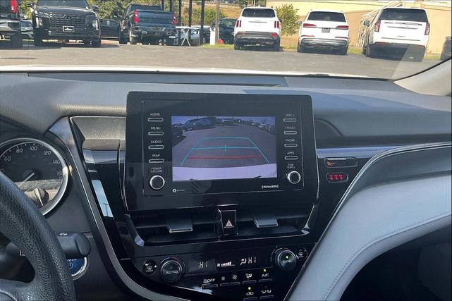 Photo of 2021 Super White Toyota Camry