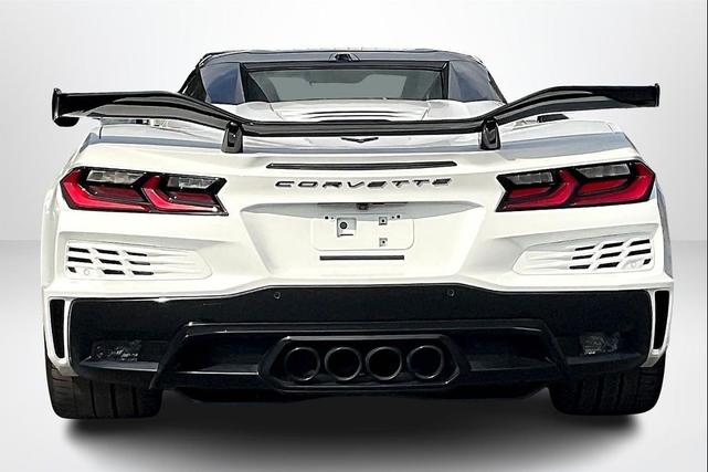 Photo of 2024 Arctic White Chevrolet Corvette