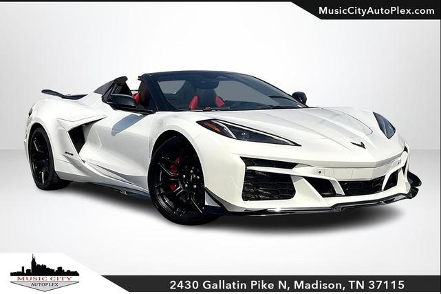 Photo of 2024 Arctic White Chevrolet Corvette