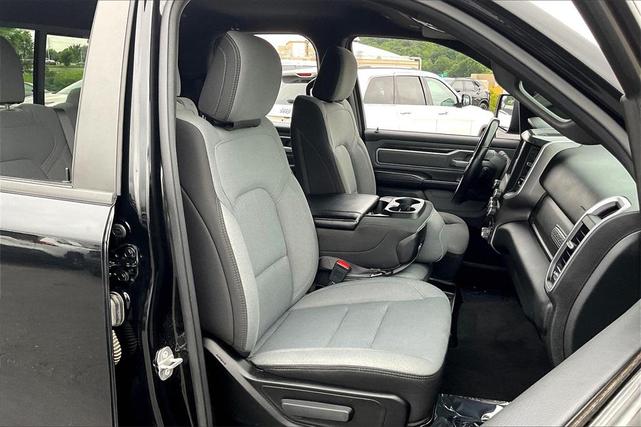 Photo of 2022 Diamond Black Crystal Pearlcoat RAM 1500