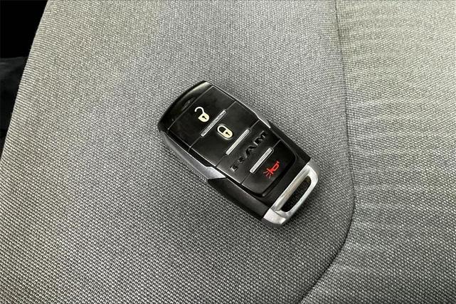 Photo of 2022 Diamond Black Crystal Pearlcoat RAM 1500