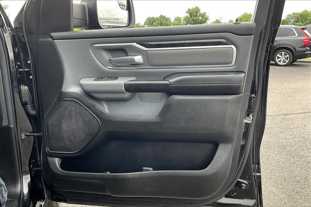 Photo of 2022 Diamond Black Crystal Pearlcoat RAM 1500