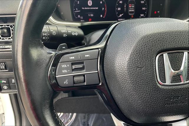 Photo of 2022 Platinum White Pearl Honda Civic