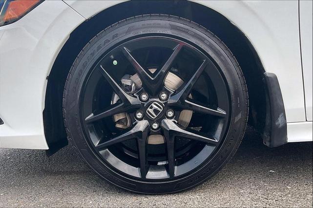 Photo of 2022 Platinum White Pearl Honda Civic