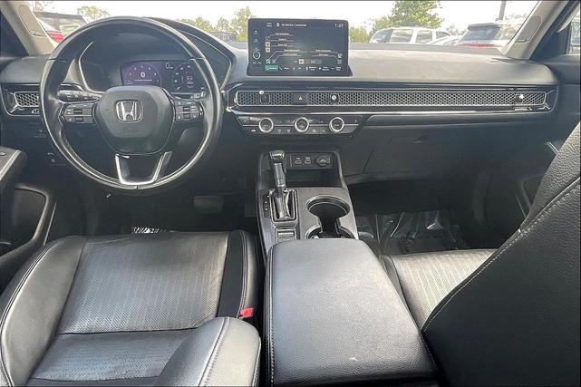 Photo of 2022 Platinum White Pearl Honda Civic
