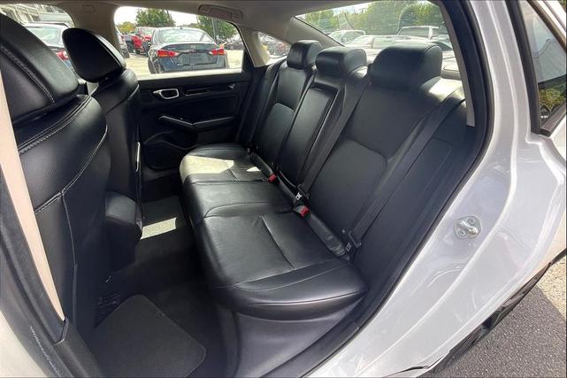 Photo of 2022 Platinum White Pearl Honda Civic