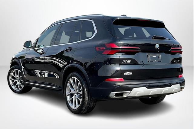 Photo of 2024 Black Sapphire Metallic BMW X5
