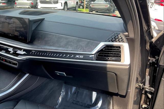 Photo of 2024 Black Sapphire Metallic BMW X5