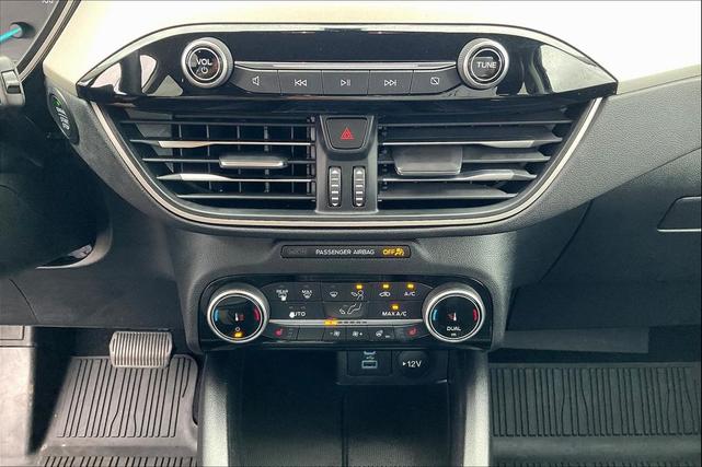 Photo of 2022 Iconic Silver Metallic Ford Escape