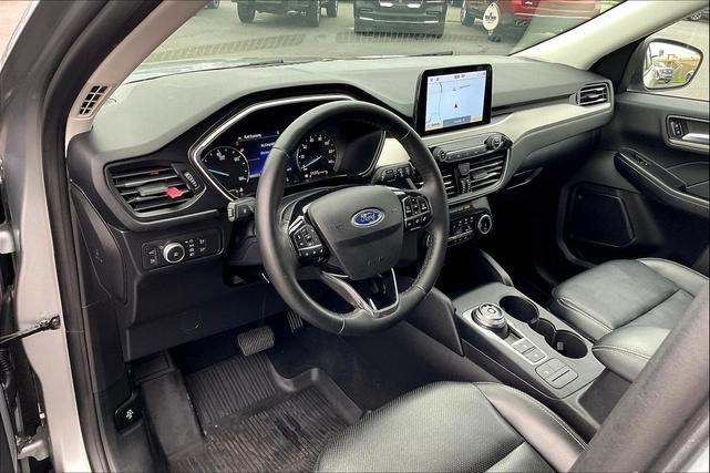 Photo of 2022 Iconic Silver Metallic Ford Escape