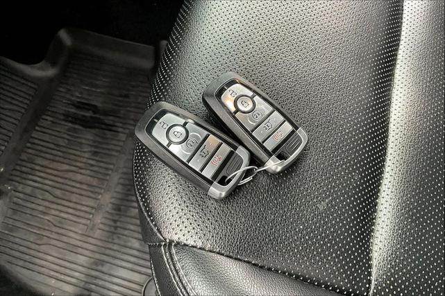 Photo of 2022 Iconic Silver Metallic Ford Escape