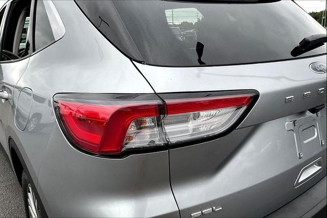 Photo of 2022 Iconic Silver Metallic Ford Escape