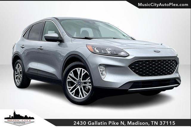 Photo of 2022 Iconic Silver Metallic Ford Escape