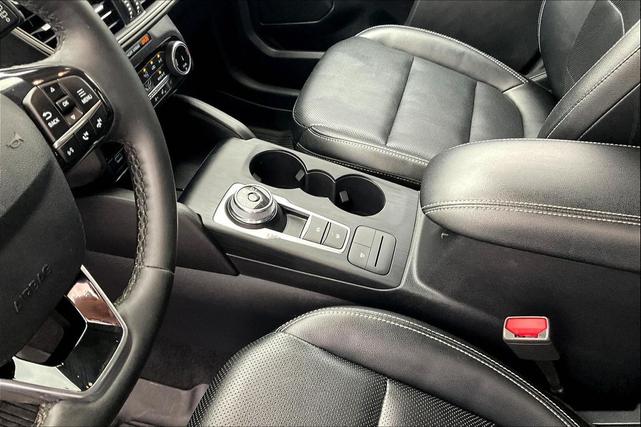 Photo of 2022 Iconic Silver Metallic Ford Escape