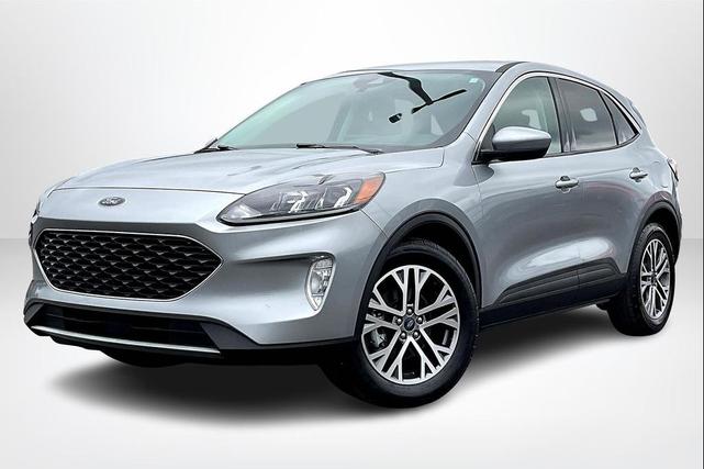 Photo of 2022 Iconic Silver Metallic Ford Escape