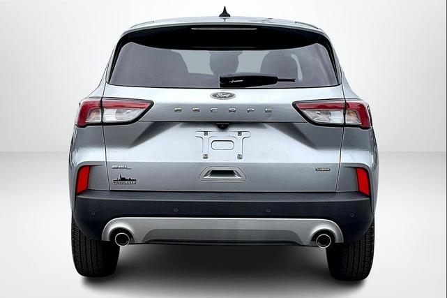 Photo of 2022 Iconic Silver Metallic Ford Escape